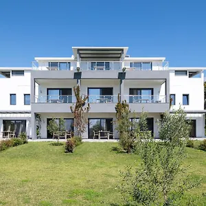 Miranda Roshi Τορώνη
